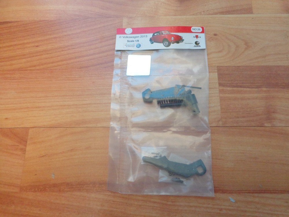 DEAGOSTINI BUILD YOUR OWN VW BEETLE CABRIOLET #26 REAR SUSPENSION SHOCK ABSORBER