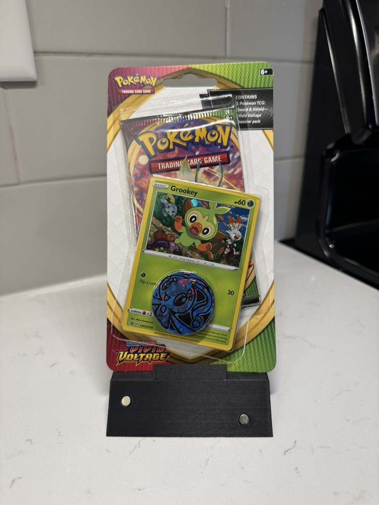 Pokémon TCG Sword and Shield Vivid Voltage Blister Pack Grookey