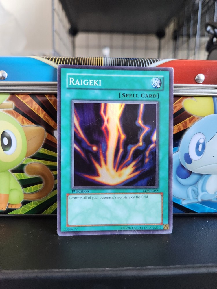 Yugioh Raigeki LOB-053 1st Edition SUPER RARE MP-HP VINTAGE