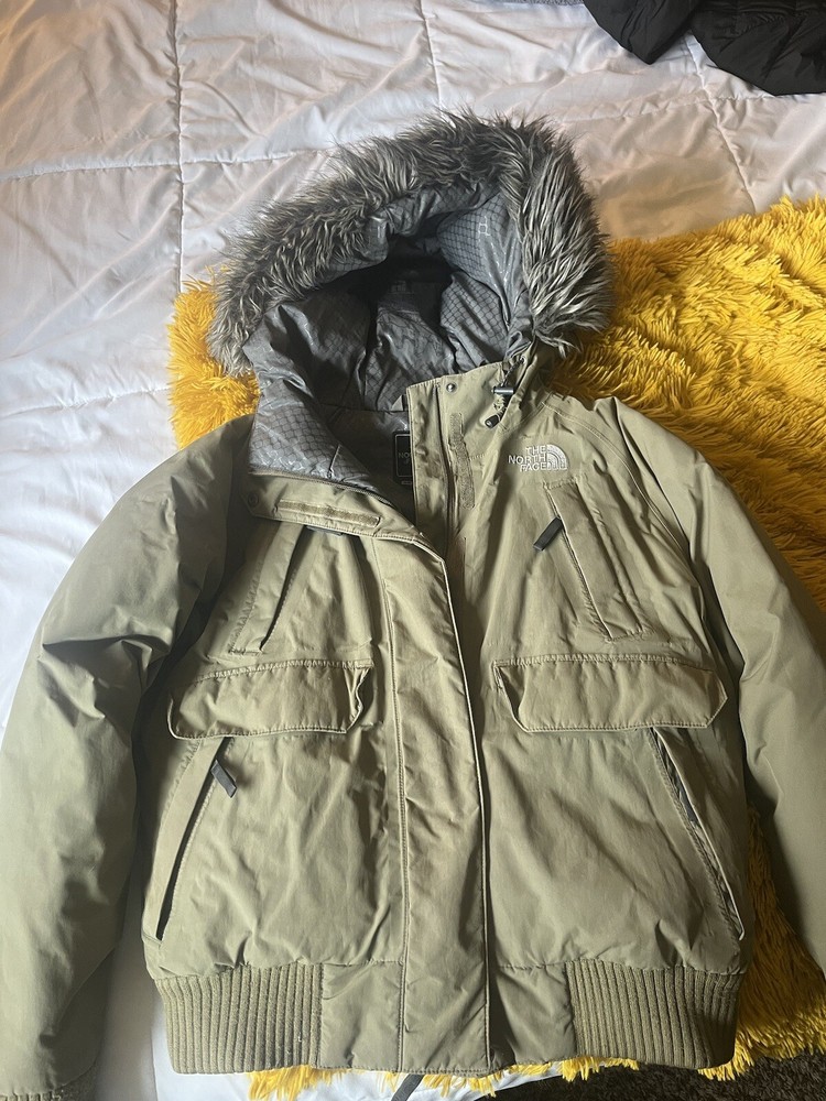 North Face Womens Medium Jacket for Outdoor Adventures