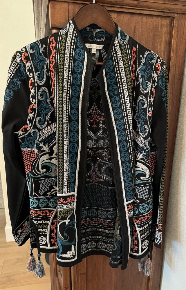John Mark  Women’s Embroidered  Jacket Size Small Runs Big Collarless Oriental