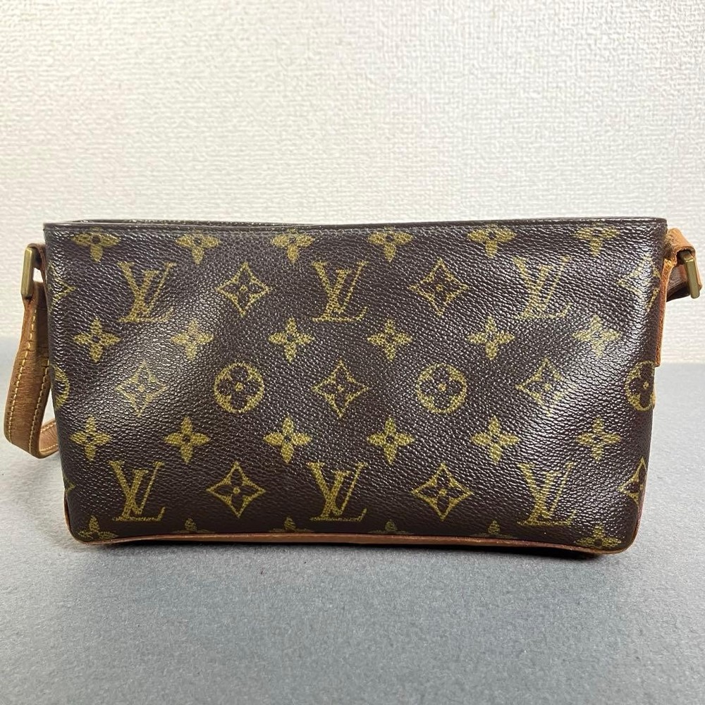LOUIS VUITTON M51240 Monogram Trotter Shoulder Bag  Brown Leather Authentic JPN