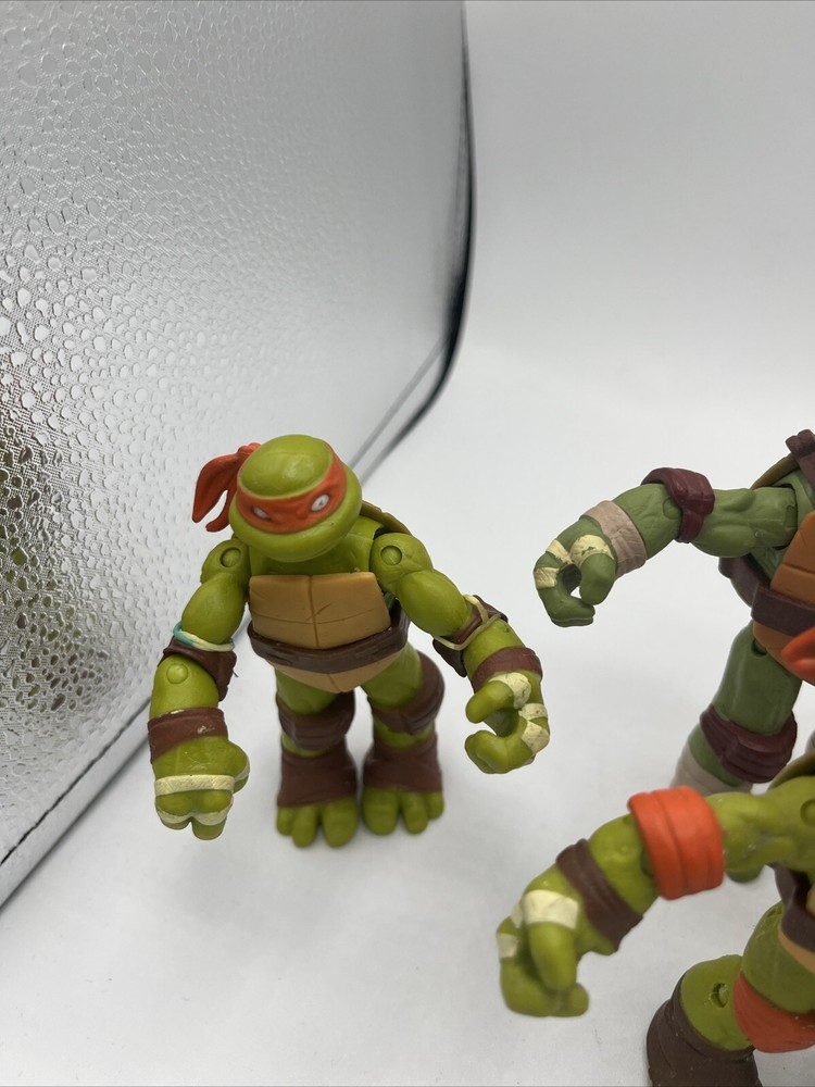 lot of 2012 Teenage Mutant Ninja Turtles 4.5