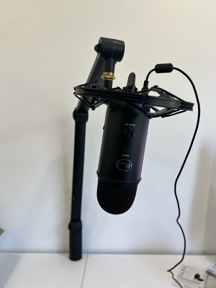 Blue Yeticaster Wired Professional Broadcast Bundle