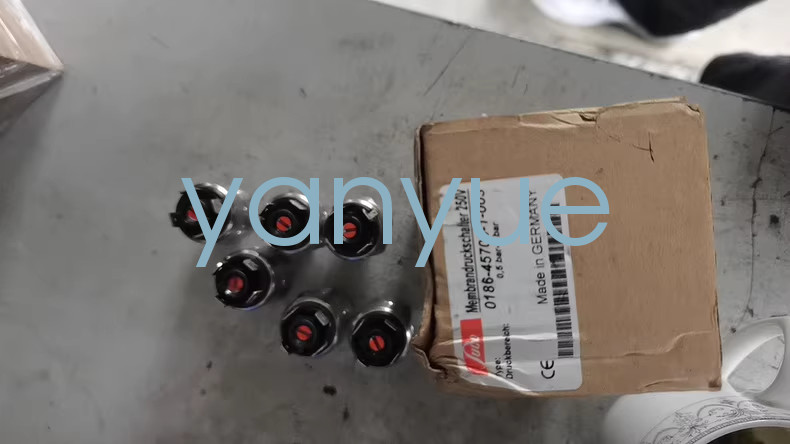 1PCS SUCO 0186-45703-1-003 pressure switch new via FedEx or DHL