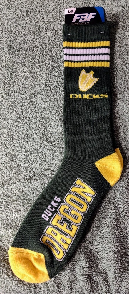 Oregon Ducks NCAA Unisex Socks Large Mens 10-13 NWT Logo Bare Feet