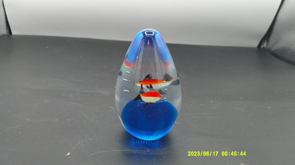 Art Glass Paperweight Underwater Sea Life Aquarium 4” Colorful Great Cond