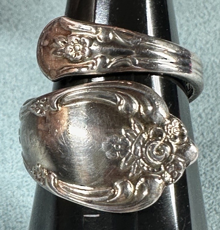 Vintage Silver plated Wm A Rogers Oneida Spoon Wrap Ring Sz 6