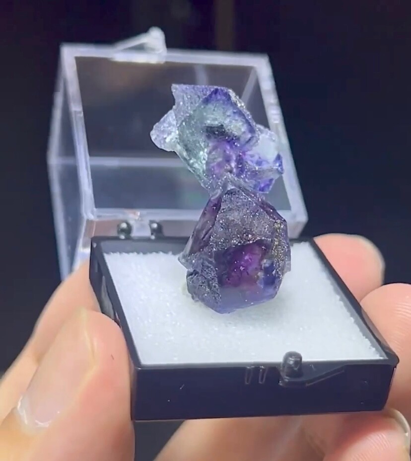 Naturally unique purple phantom fluorite from Ningdu, Inner Mongolia