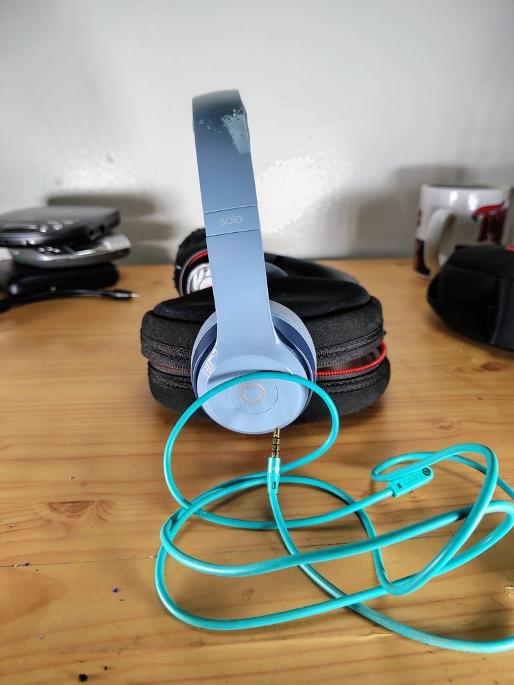 Beats by Dr. Dre Solo 3 On Ear Wireless Headphones - Light Blue - Clean - Tested