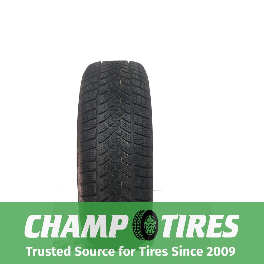 P235/60R17 Goodyear Ultra Grip Performance + 102 H Used 11/32nds