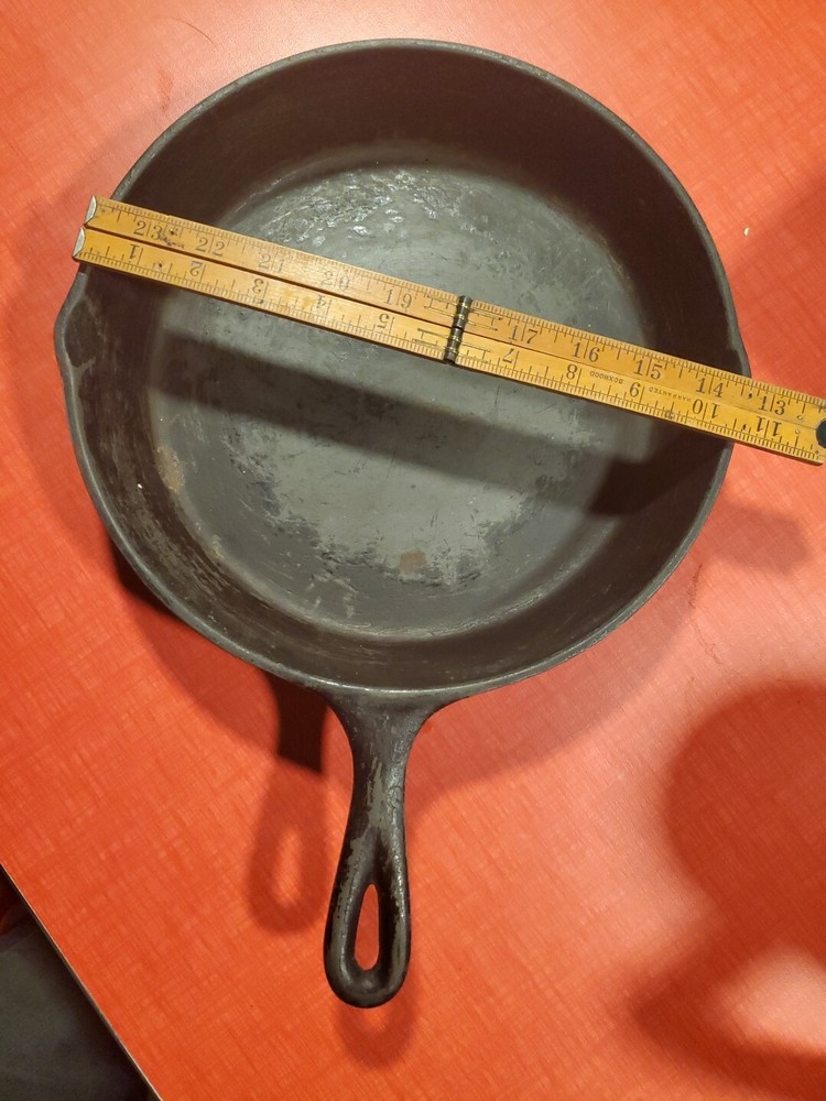 Lodge Cast Iron Skillet #8SK, 3-Notch, Heat Ring, MM 