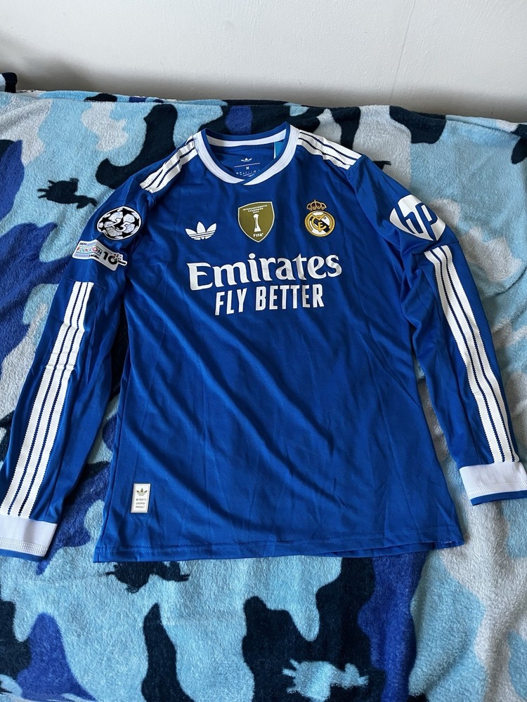 Real Madrid Third Jersey 25/26 Size Medium Player Versión #5 Bellingham