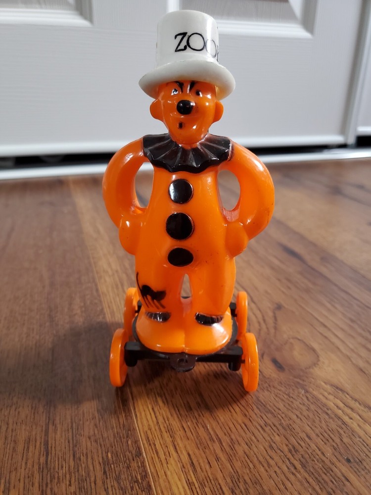 1940's RARE Vintage Rosbro Halloween Zook the Clown on Wheels Pull Toy Plastic