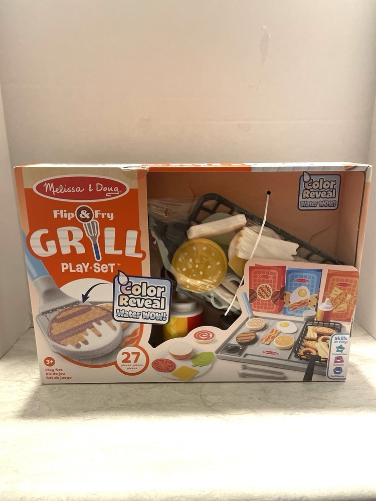 Melissa & Doug Flip & Fry Grill Play Set with Color Changing Food