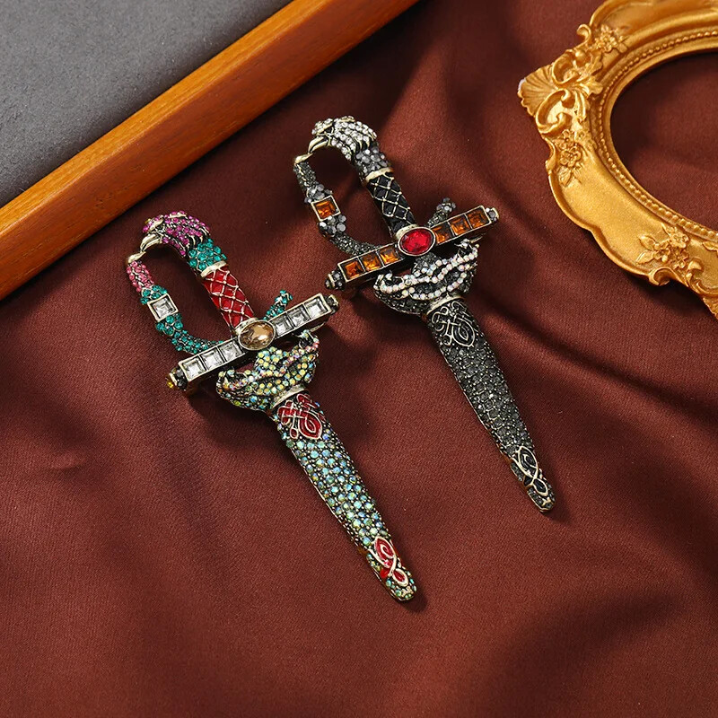 Vintage Domineering Sharp Sword Brooch Court-style Luxury Rhinestone Pin