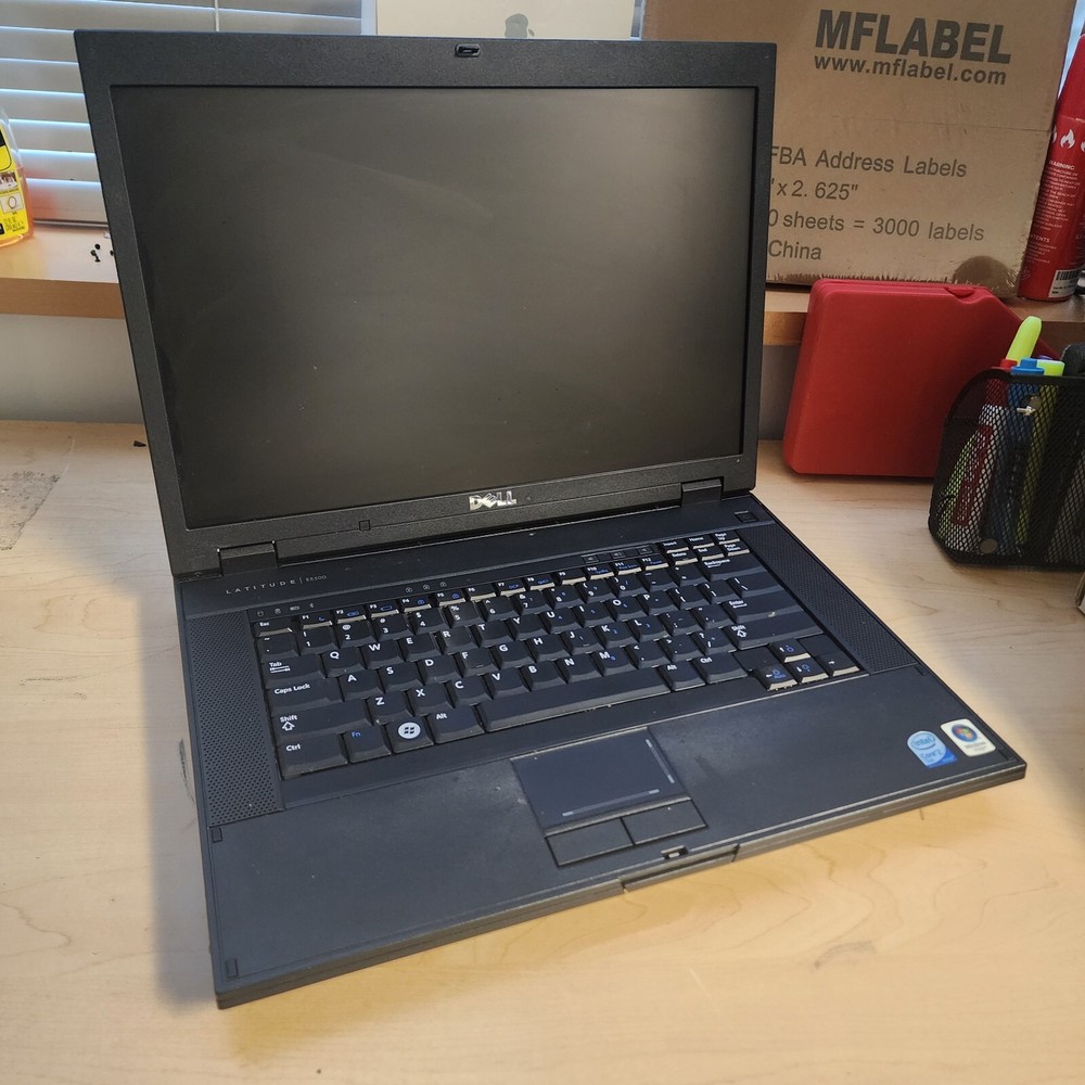 Dell Latitude E5500 Core2Duo 2GHz 2GB RAM No HDD Bad LCD Screen