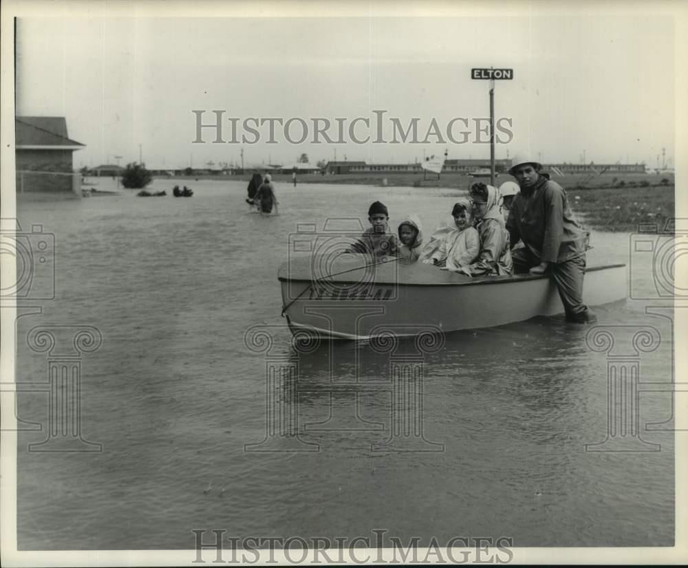 1961 Press Photo Students with Their Teacher Outside Flooded School in Houston