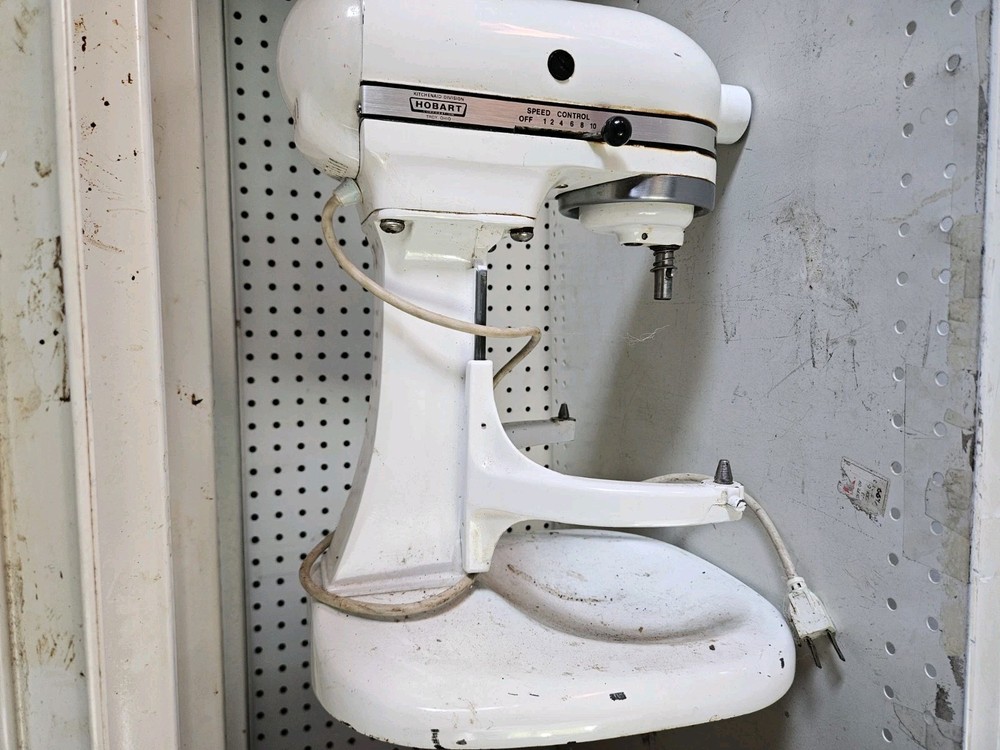 Vintage Hobart KitchenAid K5-A White Stand Mixer For Parts Repair
