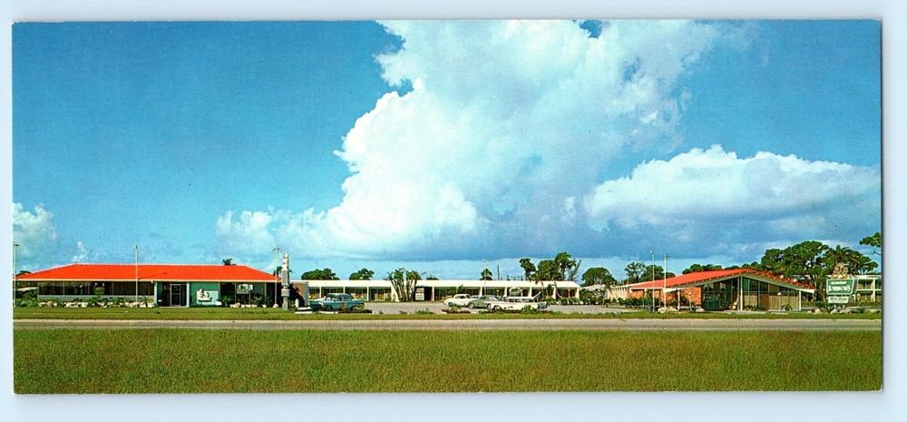Howard Johnson's Motor Lodge & Restaurant Sarasota Florida Bradenton Postcard C1