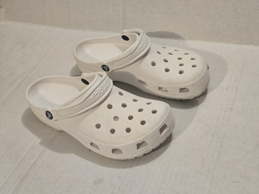 Crocs classic platform clogs size Men’s 8 Woman’s 10