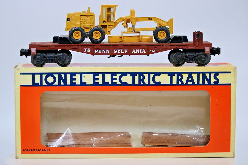 Lionel 6-16934 O Gauge Pennsylvania Flatcar w/Ertl Road Grader LN/Box
