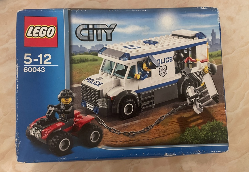 LEGO City: Prisoner Transporter (60043)