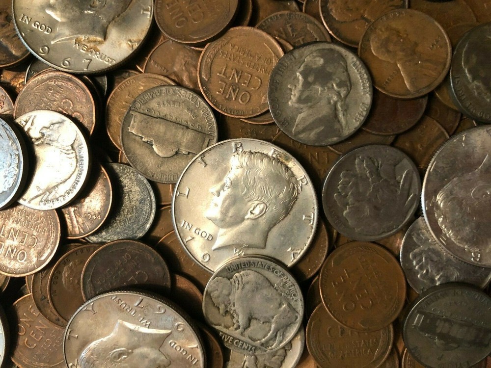 COIN GRAB BAG OF OLD SILVER HALF DOLLARS, BUFFALO & WAR NICKELS, WHEAT CENTS