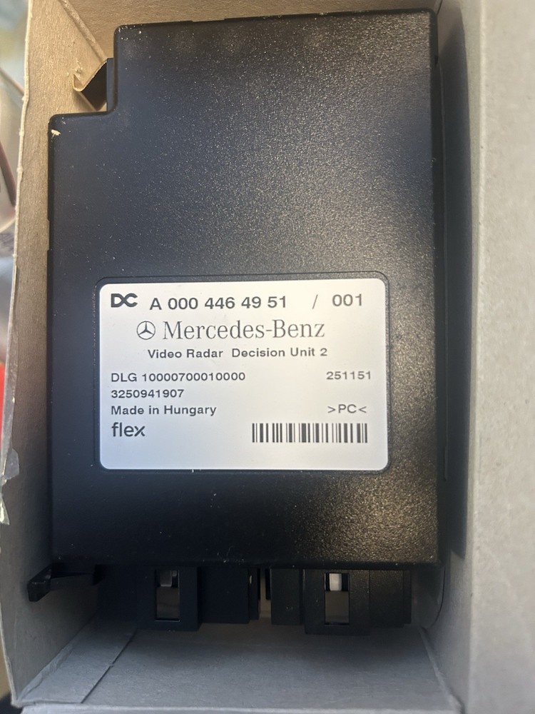 (New) Mercedes Benz A0004464951 Video Radar Decision Unit 2 / A 000 446 49 51