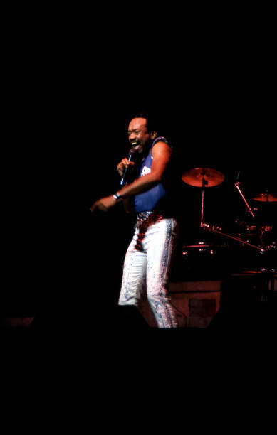 Singer and musician Maurice White of Earth, Wind and Fire performs 1988 Photo 2