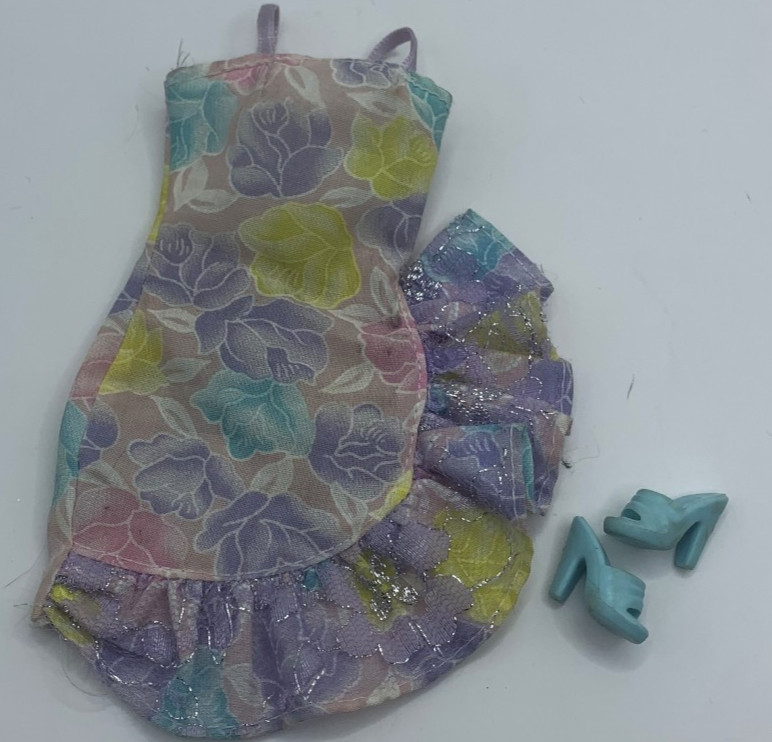 Vintage Barbie Fashion Pack Outfit Clothing Pastel Floral Ruffle Dress Shoes