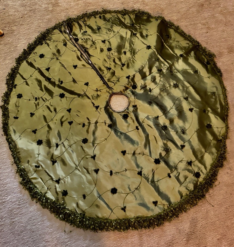 Green Embroidered Christmas Tree Skirt with Satiny Shine and Fringe 49 Inch