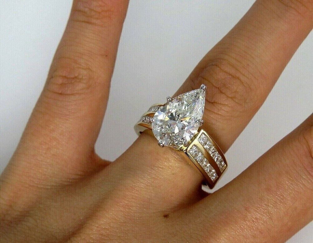 Pear Cut Simulated Diamond Stunning Wedding Band Ring In 14k Yellow Gold Plated