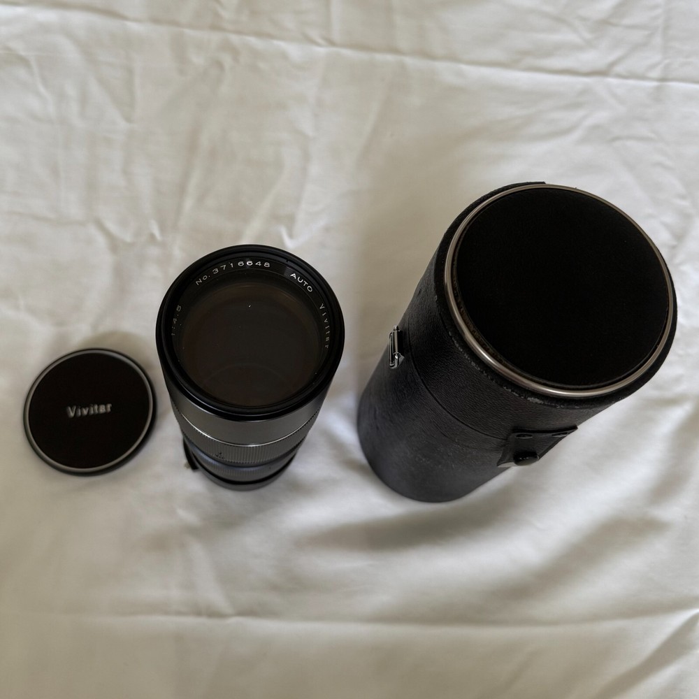 Vivitar 75-260mm f/4.5 Auto Tele-Zoom Camera Lens No. 3716645 with Case