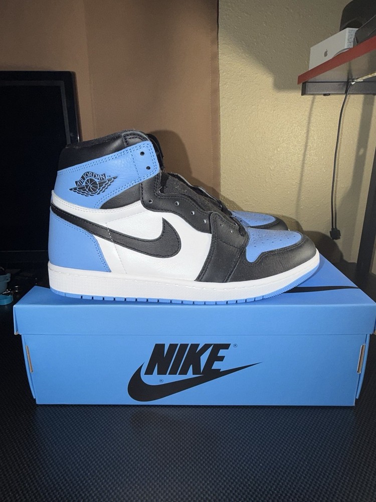 Nike Air Jordan 1 Retro High OG University Blue Black UNC Toe DZ5485-400