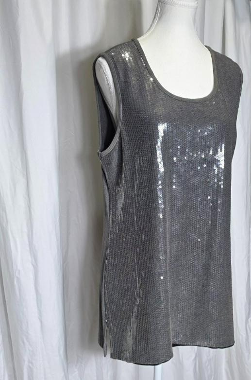 Chico’s travelers Gray sequin tank top Size 2 (12-14)
