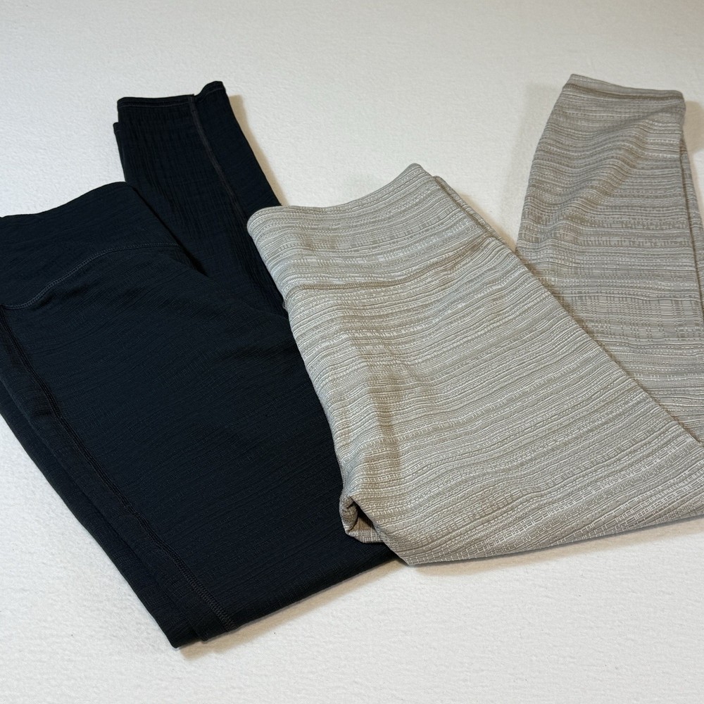 Athleta 2-Pack Medium High Rise Leggings in Black & Beige Ripple Jacquard