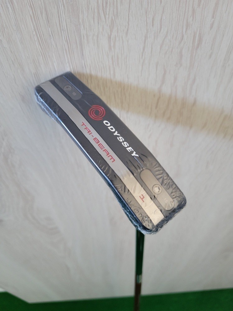 Odyssey New  TRI BEAM  1 34 inches Putter
