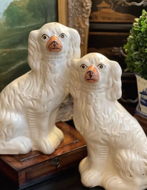 Beautiful 19C White English Staffordshire Spaniel Hunt Mantle Dog Pair 12.75”