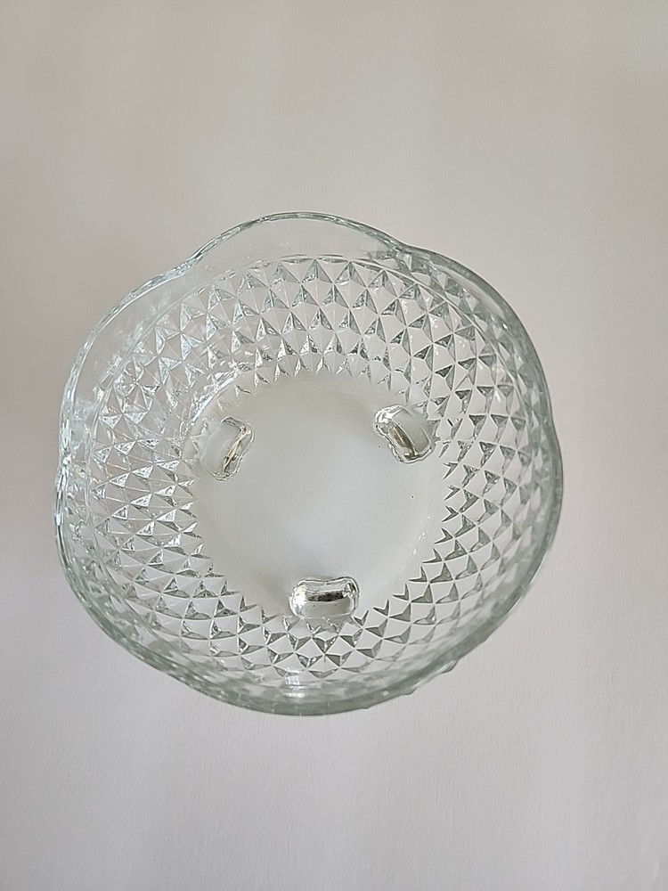 Vintage Glass Candy Nut Dish – Elegant Retro Serving Bowl for Sweets & Nuts  