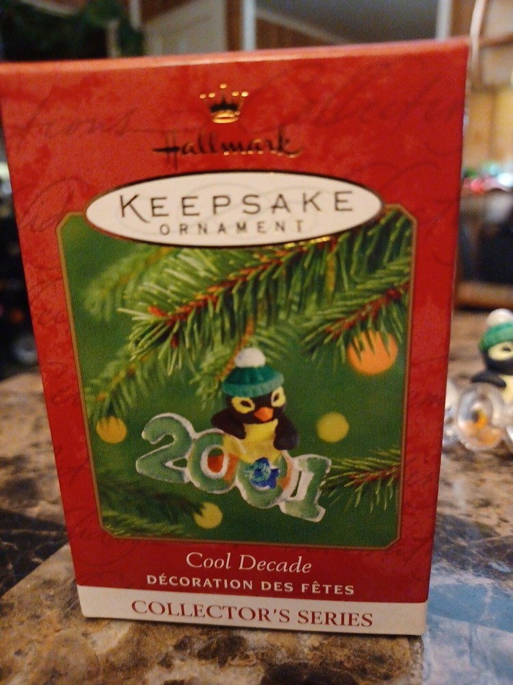 2001 Hallmark Keepsake 2nd In Cool Decade Series Penguin Christmas Ornament