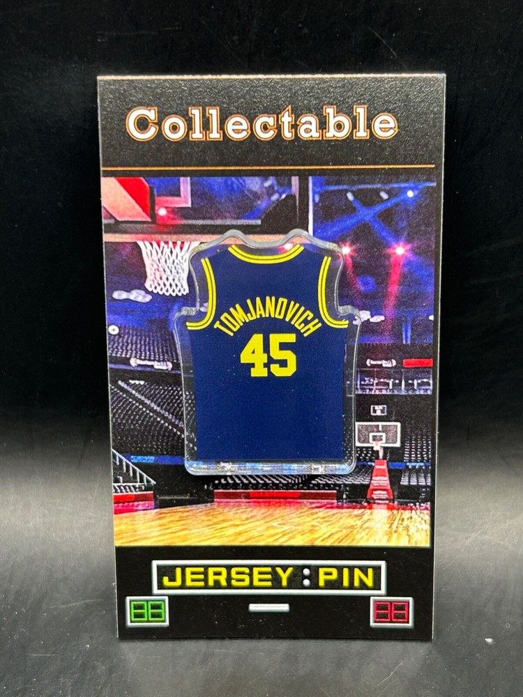 Michigan Wolverines Rudy Tomjanovich jersey lapel pin-Retro Classic Collectible