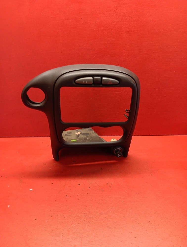 2001 2002 Pontiac Grand Am Radio Climate Dash Trim Bezel W/ Switch 22634671