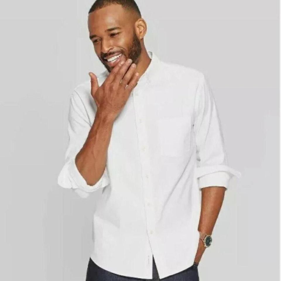 Men's Medium White Performance Dress Shirt Long Sleeve Button Down