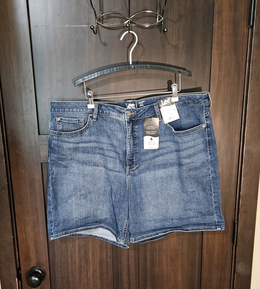 NWT Women's Plus Lee Midrise Regular Fit Liberty Denim Jean Shorts Size 22