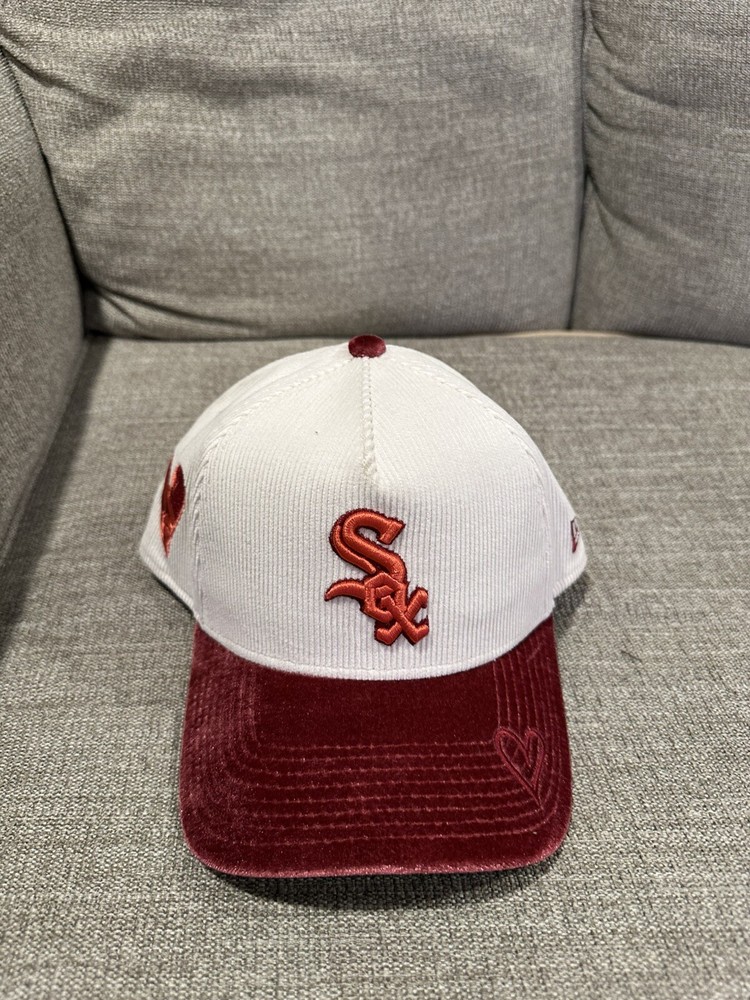 New Era Chicago White Sox Valentine's Corduroy Snapback Hat