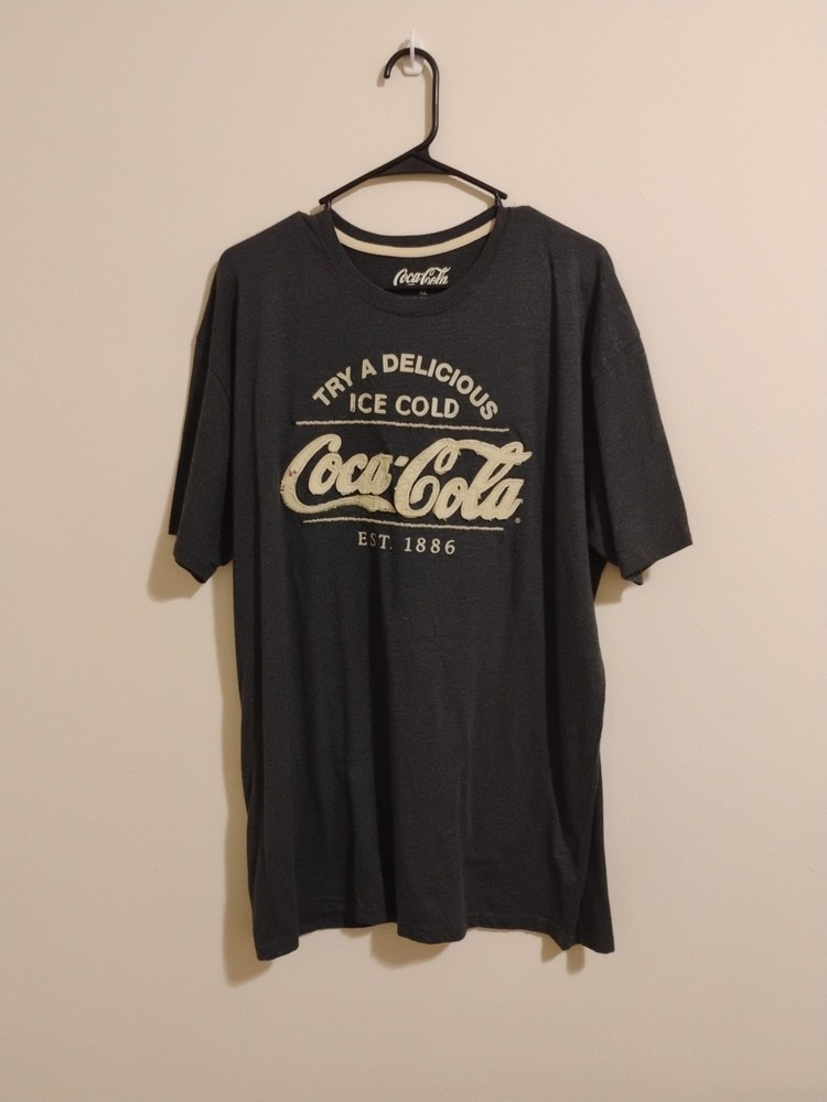 Coca-Cola Men's XL  Short Sleeve T-Shirt