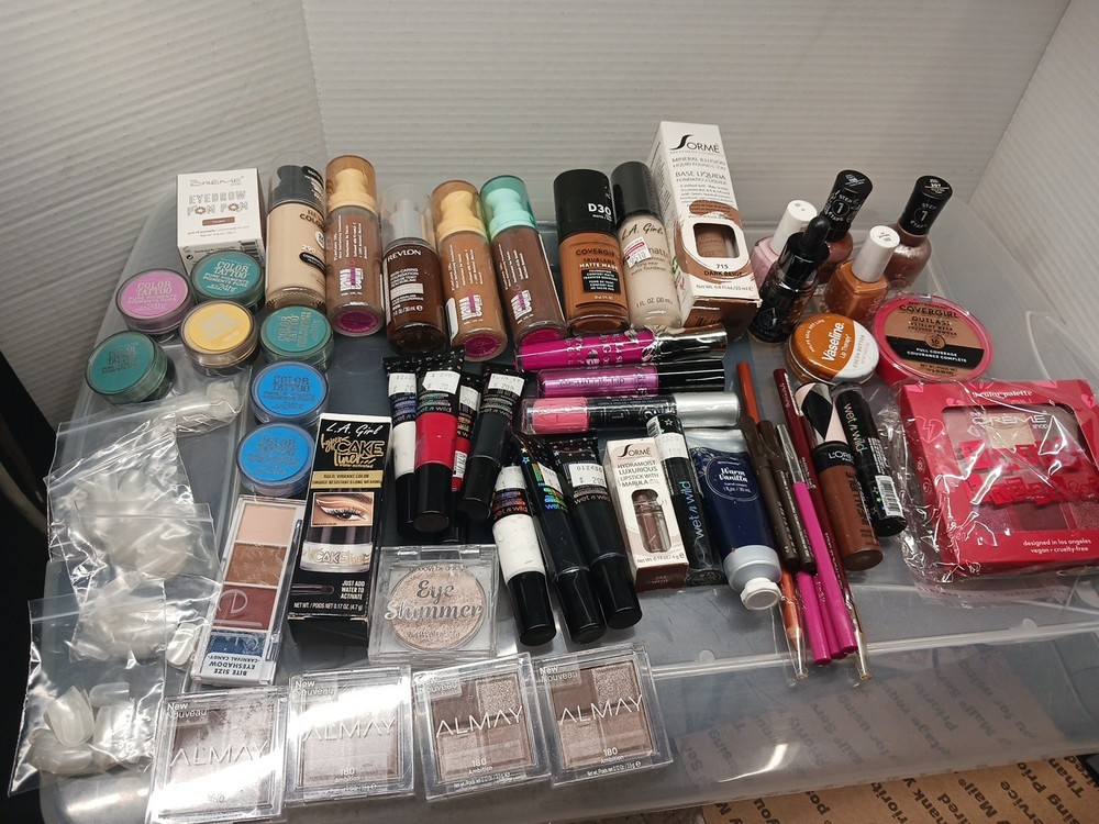 (50 Pcs) Beauty Makeup Mixed Cosmetics Brand New!