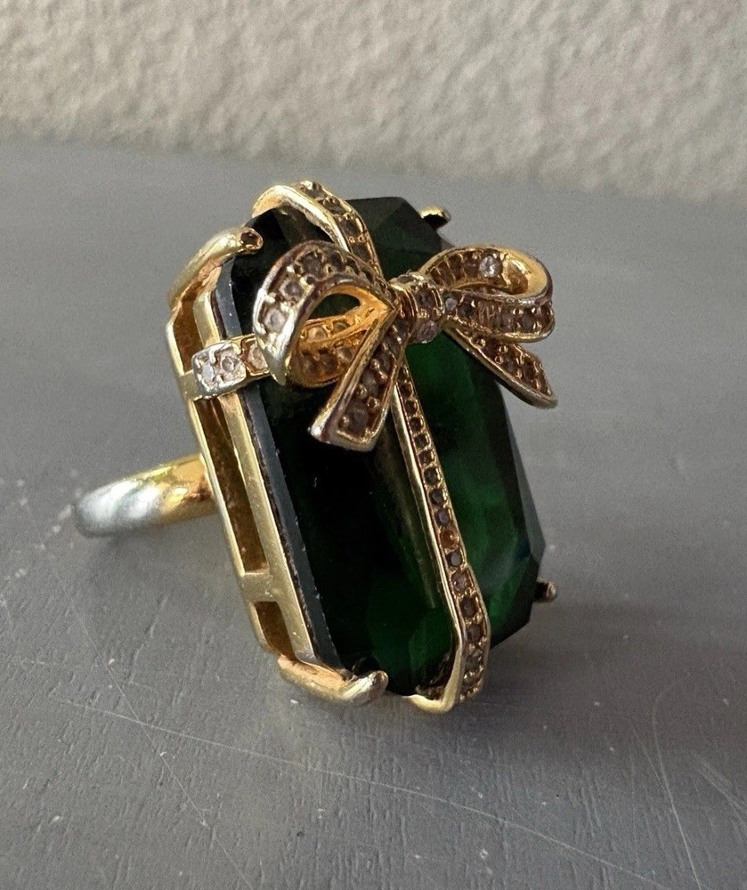 Kate Spade Pave Emerald Holiday Present Gift W- Bow Cocktail Ring Size 7