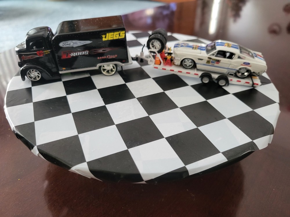 Jada D-Rods47 Ford COE Cab Over Engine Truck, &Pro Rodz 67 Mustang GT & Trailer